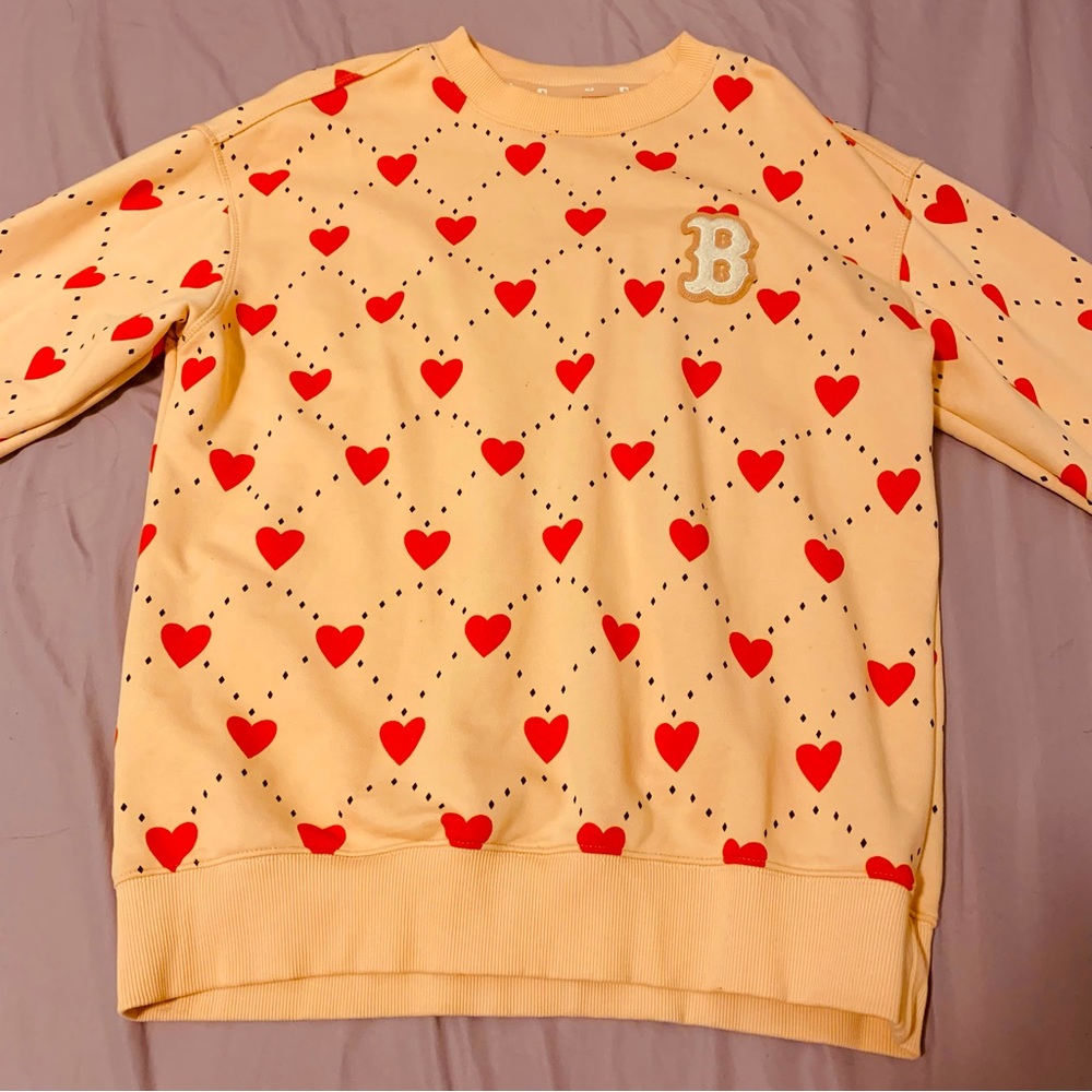 MLB Unisex Heart Front Pattern Oversized Sweatshirt Boston Redsox Beige